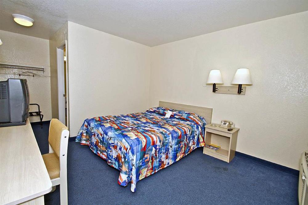 Motel 6-Westminster, Ca - South - Long Beach Area 객실 사진