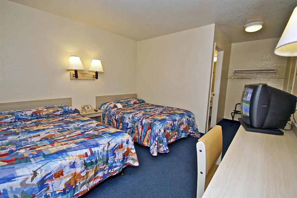 Motel 6-Westminster, Ca - South - Long Beach Area 객실 사진